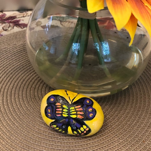 BUTTERFLY TOUCH OF SPRING HAND PAINTED ROCK - Picture 5 of 7